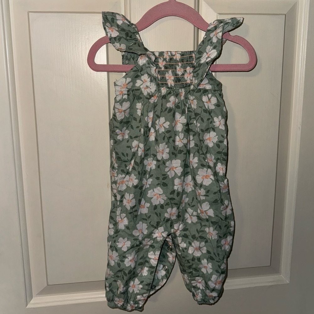 Carters 6M romper ✨